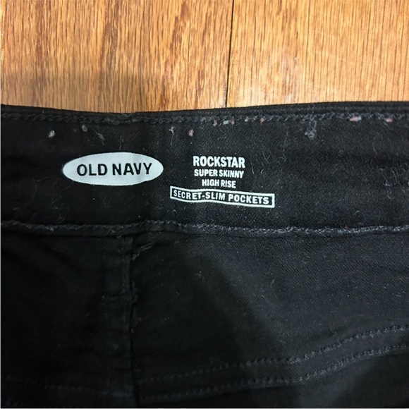 Old Navy Rockstar Super Skinny High Rise Black Jeans (Size 12) - Picture 4 of 7